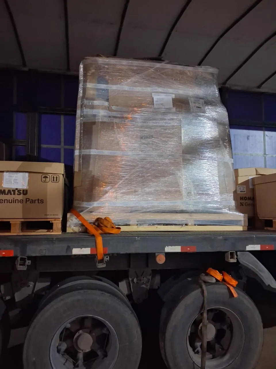 Pallet de autopartes preparado para transporte Argentina–Brasil